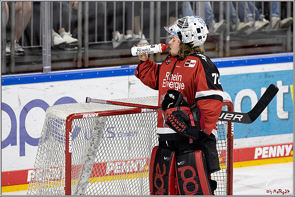 PENNY DEL Viertelfinale 2. Spiel;  Koelner Haie - Eisbaeren Berlin; Koeln, 12.04.2022